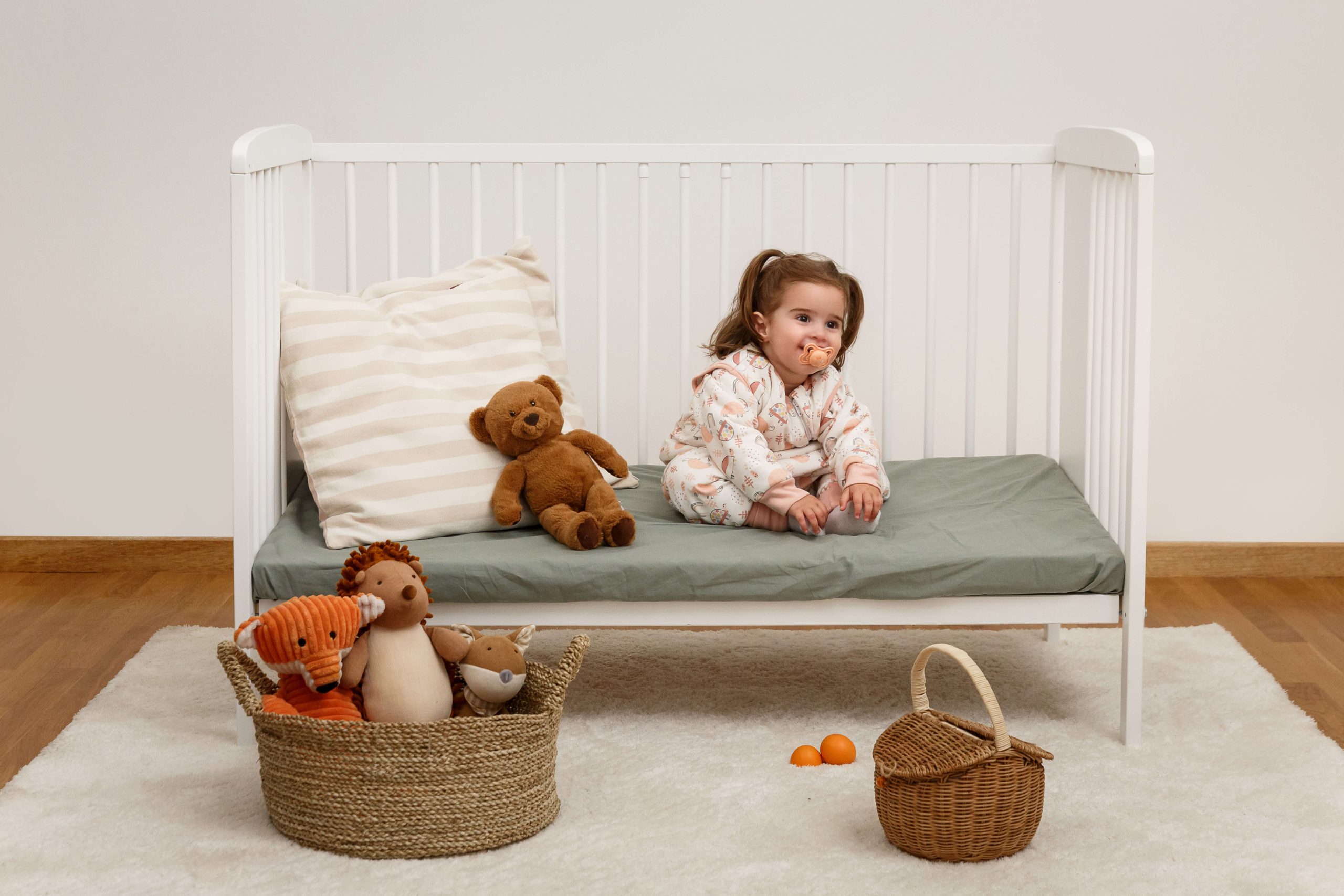 Tender Παιδικός Υπνόσακος Classic 2.5 Tog Με Πόδια Και Αποσπόμενα Μανίκια Από Οργανικό Βαμβάκι Eco Turtle Εκρού 2581-2 Lifestyle Σε κρεβατάκι